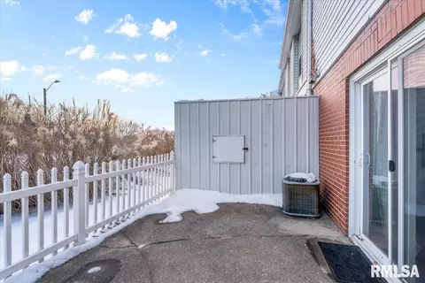 Exterior - 6 Sycamore Row, Springfield, IL 62702 photo 3 of 3