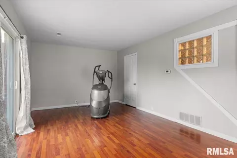 Living - 6 Sycamore Row, Springfield, IL 62702 photo 1 of 3