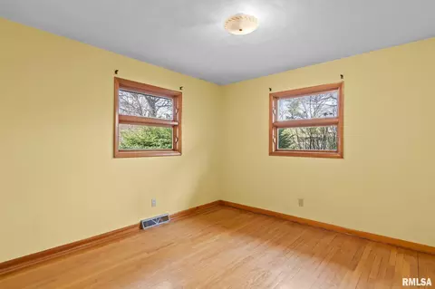 Bedroom - 14 Pinehurst Dr, Springfield, IL 62704 photo 8 of 9