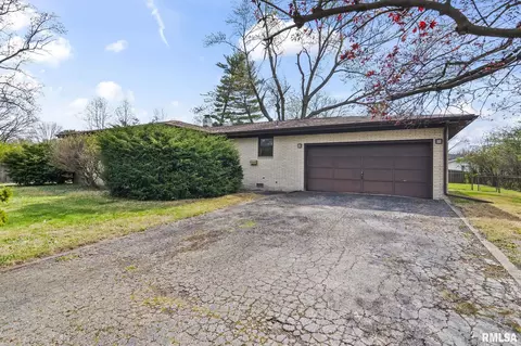 14 Pinehurst Dr, Springfield, IL 62704