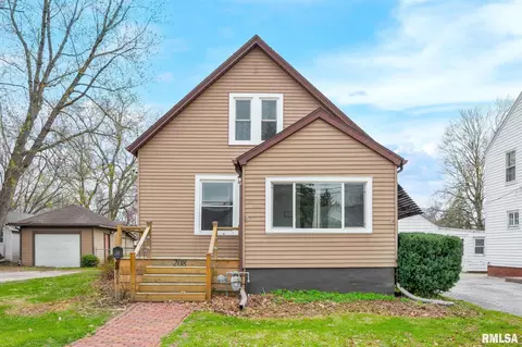 208 W North St, Knoxville, IL 61448