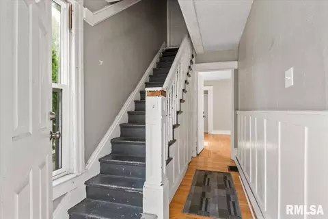 Entry Way - 1901 S Spring St, Springfield, IL 62704 photo 1 of 5