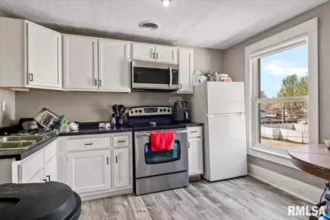 Kitchen - 1901 S Spring St, Springfield, IL 62704 photo 1 of 1