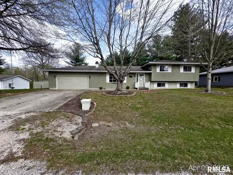 106 Victory Ln, Woodson, IL 62695