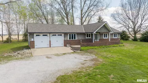 Exterior - 2784 Hilltop Rd, Springfield, IL 62712 photo 3 of 7