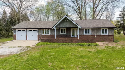 Exterior - 2784 Hilltop Rd, Springfield, IL 62712 photo 5 of 7