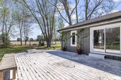 Exterior - 2784 Hilltop Rd, Springfield, IL 62712 photo 6 of 7