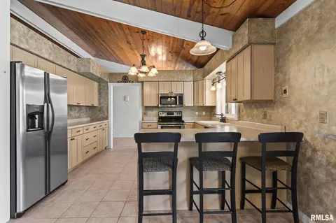 Kitchen - 2784 Hilltop Rd, Springfield, IL 62712 photo 4 of 4