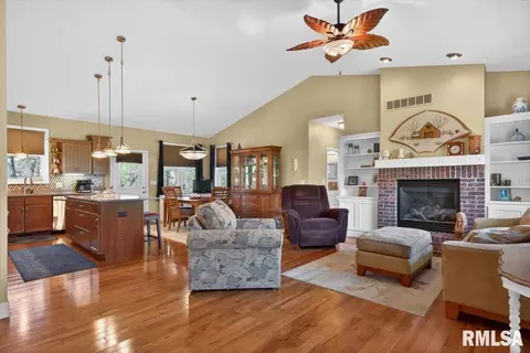 603 Loft Ln, Athens, IL 62613 photo 5