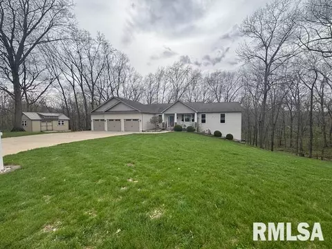 603 Loft Ln, Athens, IL 62613