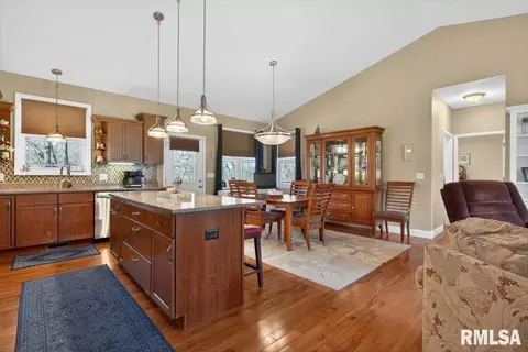 603 Loft Ln, Athens, IL 62613 photo 8