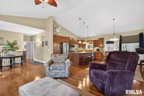 603 Loft Ln, Athens, IL 62613 photo 6