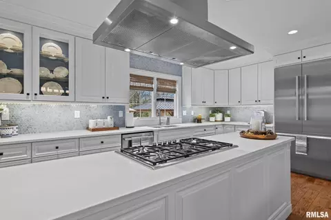 Kitchen - 1 Hillcrest Rd, Springfield, IL 62704 photo 6 of 6