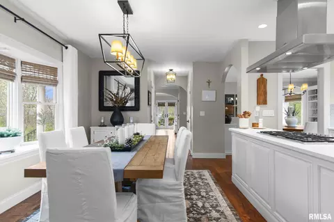 Dining - 1 Hillcrest Rd, Springfield, IL 62704 photo 1 of 7