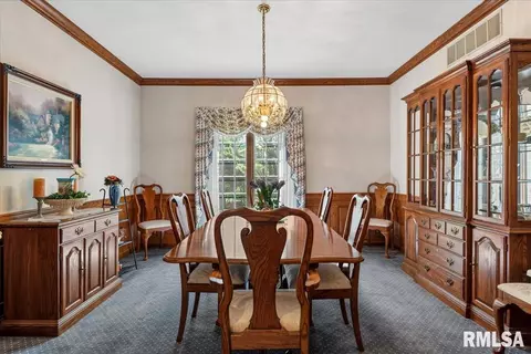 Dining - 2223 Cardinal Dr, Springfield, IL 62704 photo 4 of 9