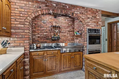 Kitchen - 2223 Cardinal Dr, Springfield, IL 62704 photo 1 of 7