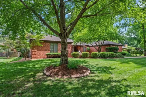 Exterior - 2223 Cardinal Dr, Springfield, IL 62704 photo 21 of 21