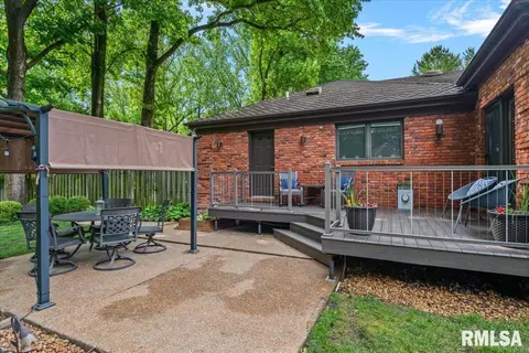Exterior - 2223 Cardinal Dr, Springfield, IL 62704 photo 16 of 21