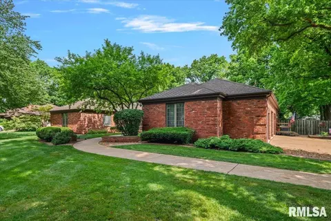 Exterior - 2223 Cardinal Dr, Springfield, IL 62704 photo 19 of 21