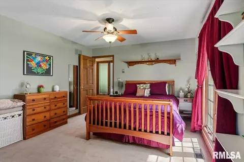 Bedroom - 2223 Cardinal Dr, Springfield, IL 62704 photo 8 of 10