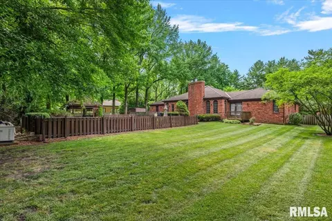 Exterior - 2223 Cardinal Dr, Springfield, IL 62704 photo 9 of 21