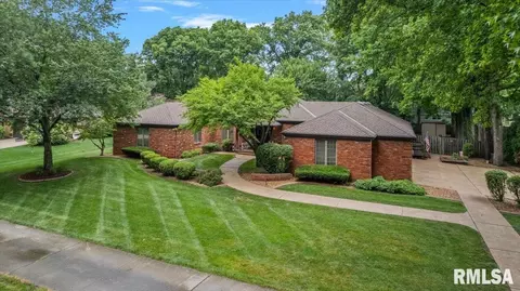 Exterior - 2223 Cardinal Dr, Springfield, IL 62704 photo 17 of 21