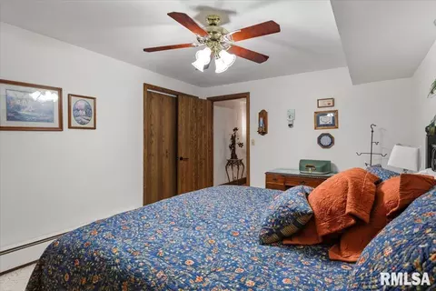 Bedroom - 2223 Cardinal Dr, Springfield, IL 62704 photo 10 of 10