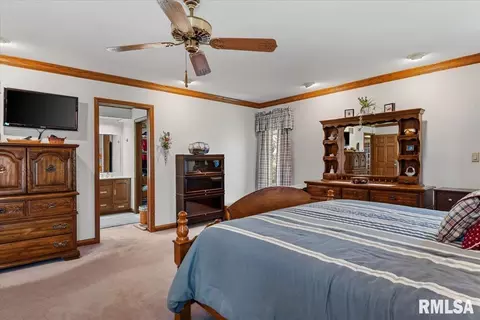 Bedroom - 2223 Cardinal Dr, Springfield, IL 62704 photo 2 of 10