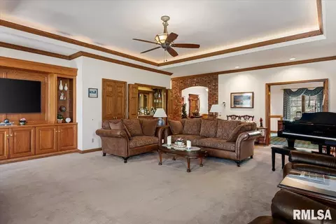 Living - 2223 Cardinal Dr, Springfield, IL 62704 photo 4 of 5