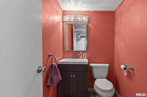 Bath - 8 Arabian Trl, Springfield, IL 62702 photo 3 of 3