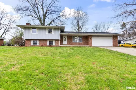 8 Arabian Trl, Springfield, IL 62702