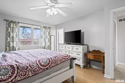Bedroom - 8 Arabian Trl, Springfield, IL 62702 photo 3 of 8