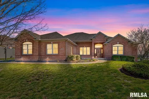 5034 Dogwood Hls, Springfield, IL 62711
