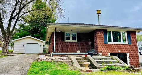 408 E Adams St, Riverton, IL 62561