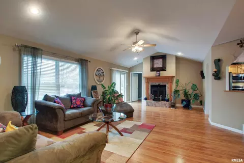 Other - 5297 Apache Pass, Quincy, IL 62305 photo 2 of 7