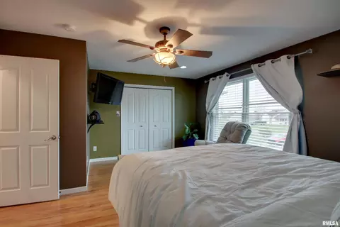 Bedroom - 5297 Apache Pass, Quincy, IL 62305 photo 4 of 8