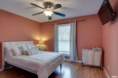 Bedroom - 5297 Apache Pass, Quincy, IL 62305 photo 6 of 8