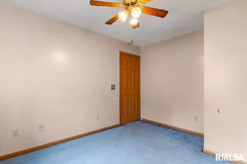 Bedroom - 905 Helene St, Springfield, IL 62702 photo 2 of 4