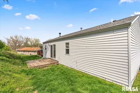 Exterior - 905 Helene St, Springfield, IL 62702 photo 4 of 4