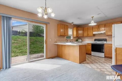 Other - 905 Helene St, Springfield, IL 62702 photo 2 of 8