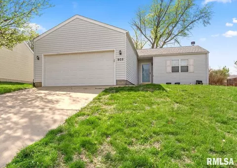 905 Helene St, Springfield, IL 62702