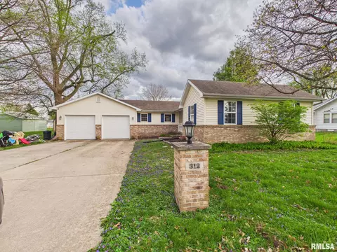 312 W Franklin St, Ashland, IL 62612