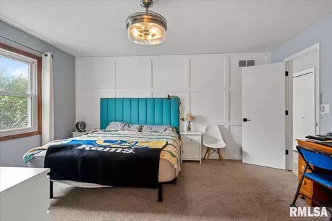 Bedroom - 2637 Sarona Rd, Springfield, IL 62704 photo 2 of 6