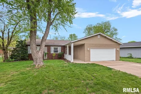 2637 Sarona Rd, Springfield, IL 62704