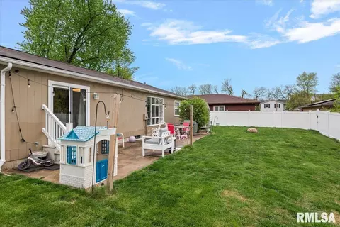 Exterior - 2637 Sarona Rd, Springfield, IL 62704 photo 1 of 4