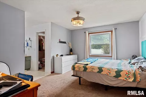 Bedroom - 2637 Sarona Rd, Springfield, IL 62704 photo 1 of 6