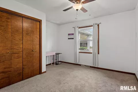 Bedroom - 2637 Sarona Rd, Springfield, IL 62704 photo 6 of 6