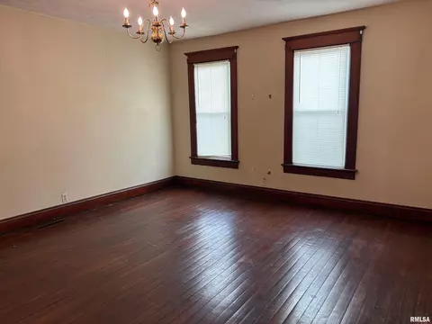 Living - 230 E Lawrence Ave, Springfield, IL 62704 photo 4 of 4