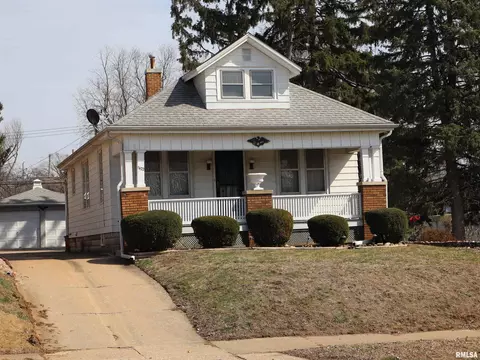 1422 N 12th St, Quincy, IL 62301