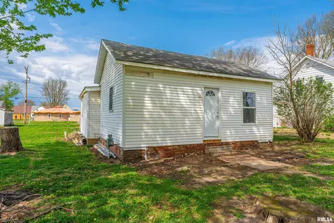 406 N Mason St, Mason City, IL 62664